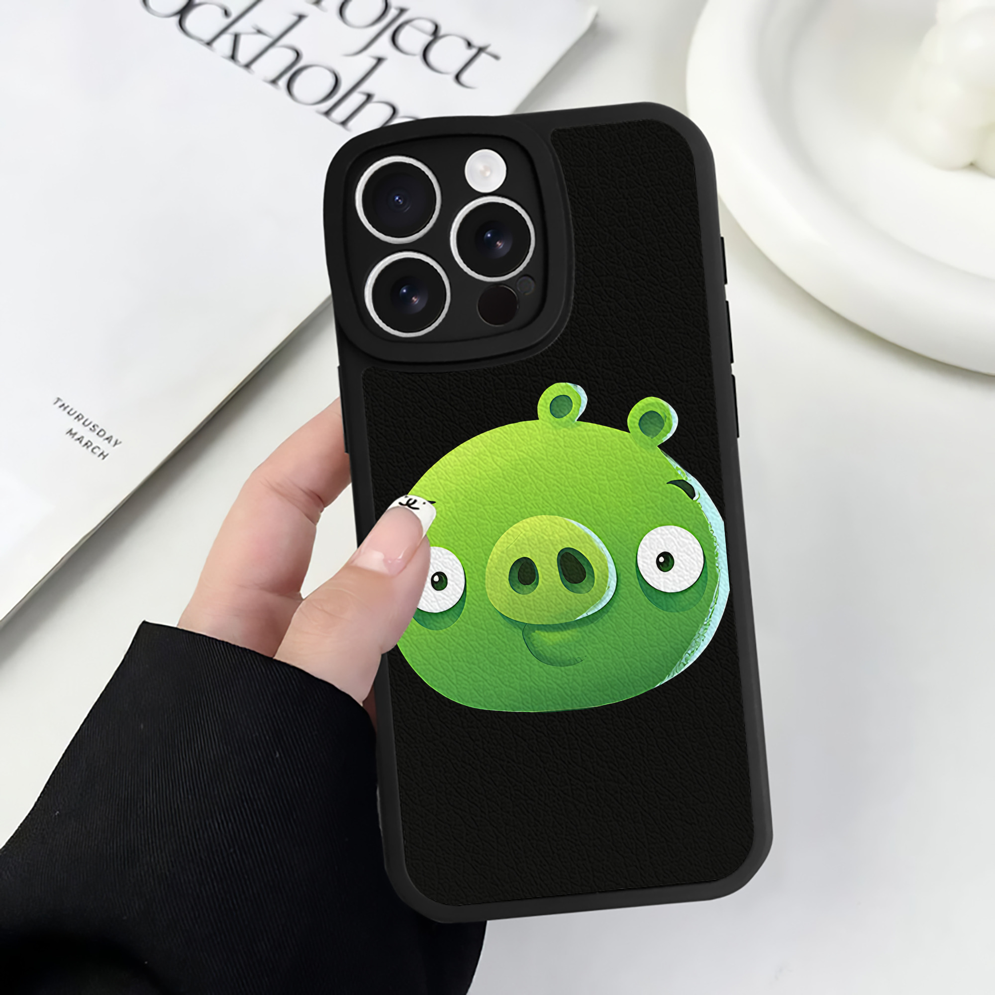 （画像用） Angry Birds アングリーバード 【iPhone 16シリーズ対応】シリコンスマホケース（レザー調） 材質：シリコン